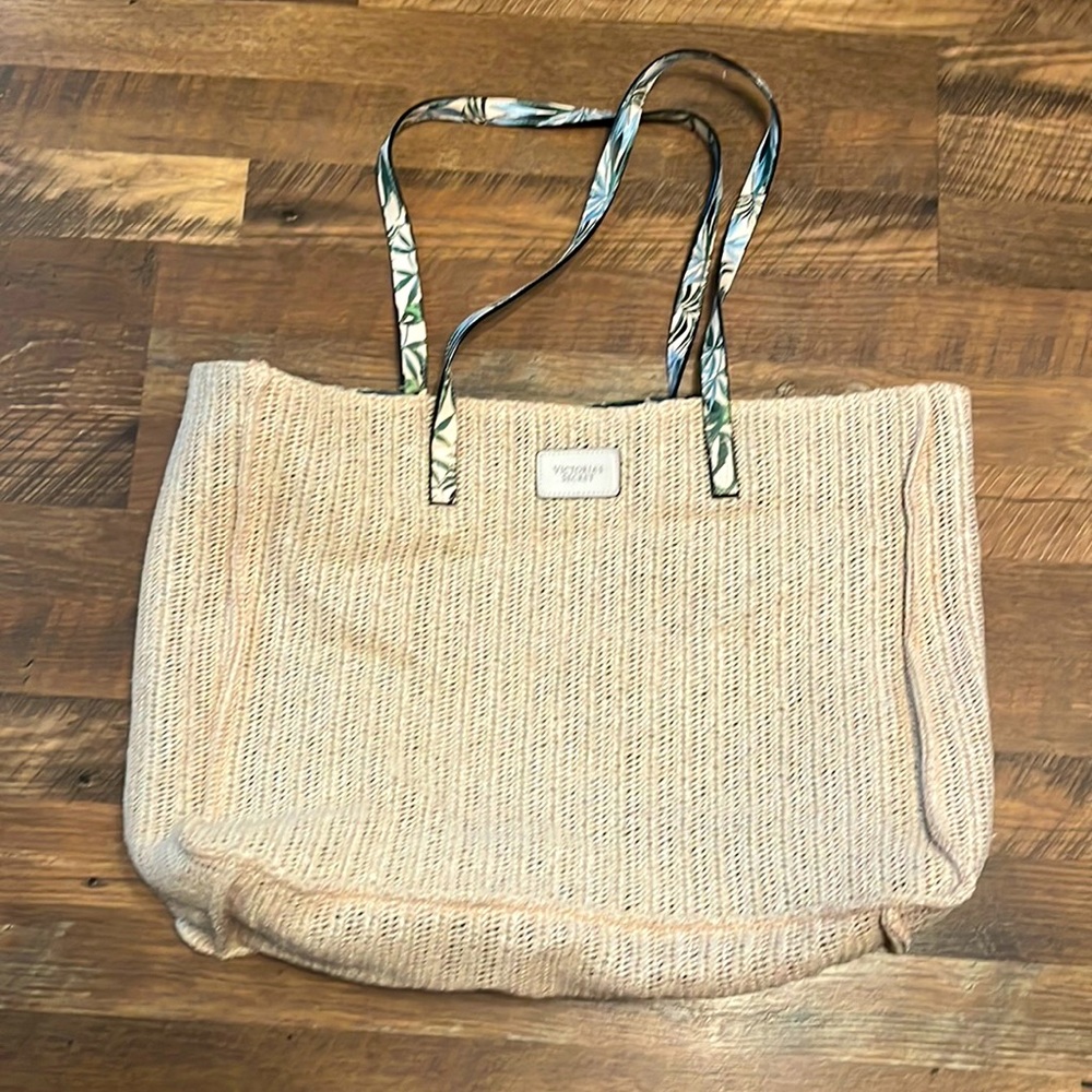 VS Cream Raffia Material on Outside/Tropical leaf print inside and straps